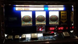 Sslot machine. Il gioco d'azzardo in Italia è un allarme sociale. Ne parla lo psichiatra Alessandro Vento, ideatore e presidente dell'Osservatorio per le Dipendenze